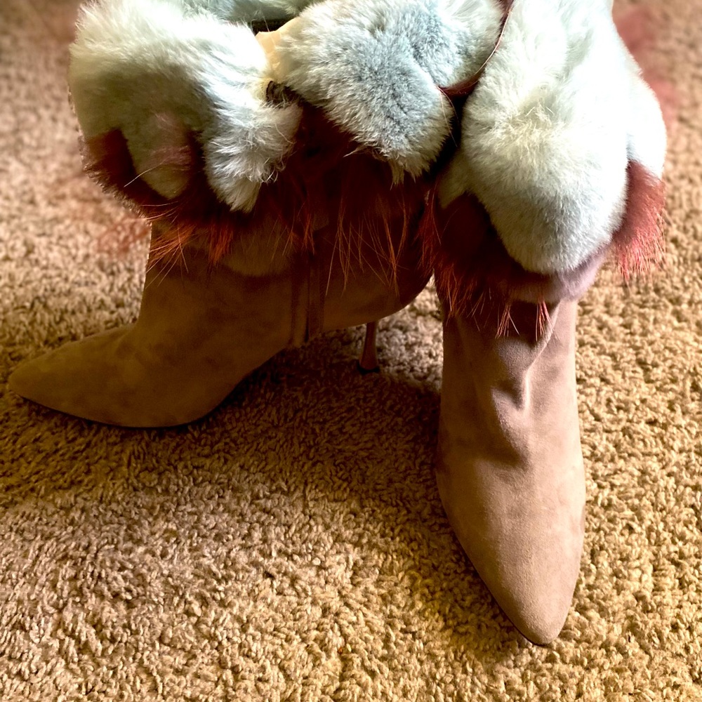 Manolo Blahnik Tan Ankle Boots with Fur Trim